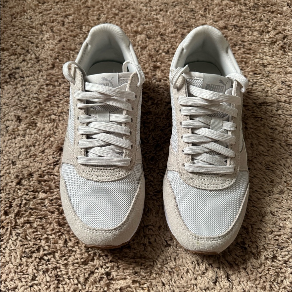 Puma Sneakers